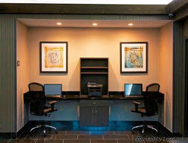 Hotel Super 8 By Wyndham Akron Copley